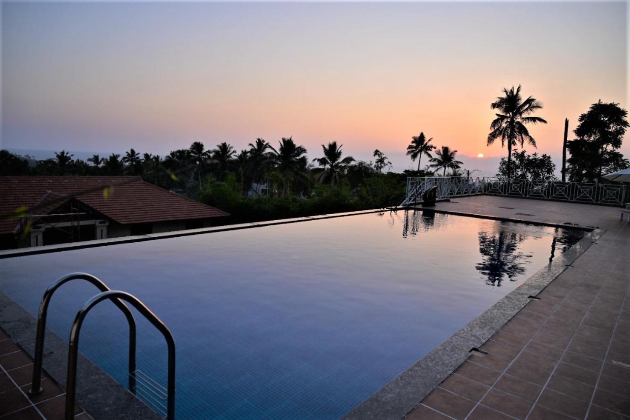 Aadisaktthi Leisure Resort, Kovalam Thiruvananthapuram Ngoại thất bức ảnh